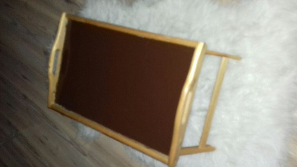 Stolik na nóżkach drewniana taca akcesoria kuchenne