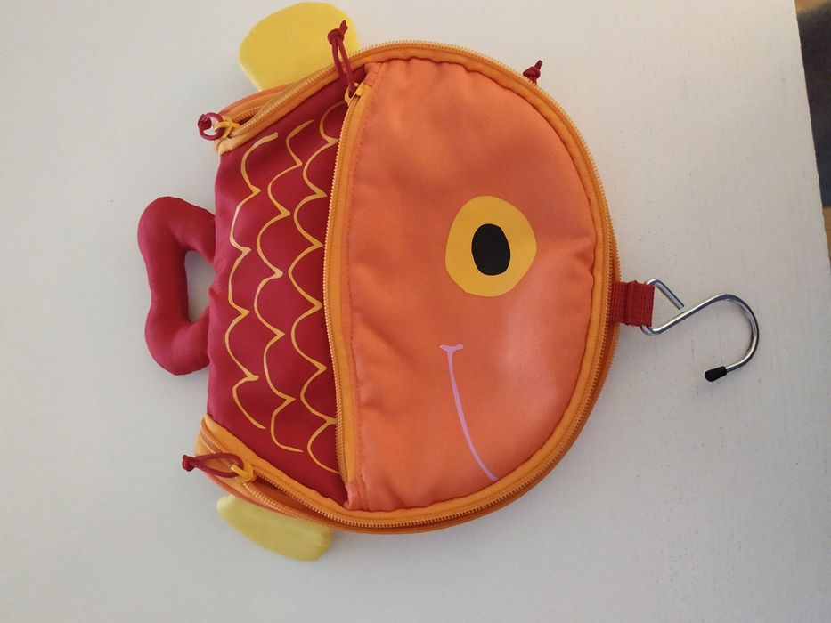 Mala para guardar objetos higiene criança