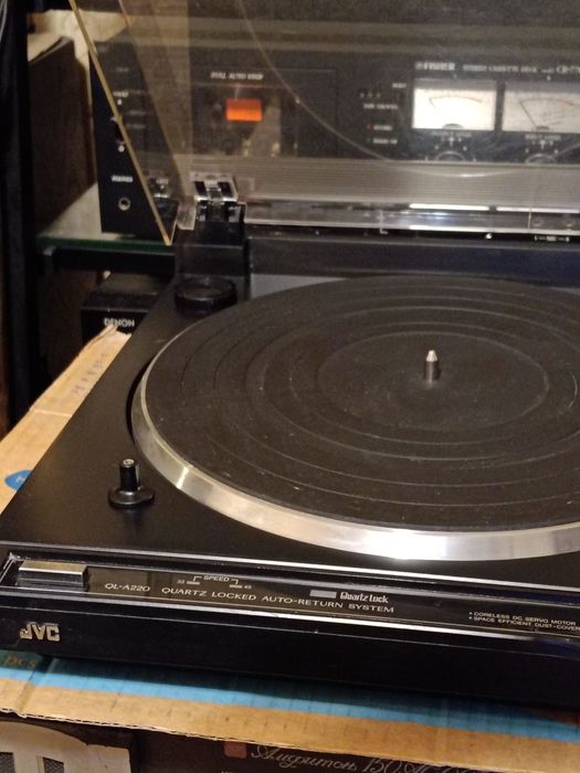 Проигрыватель винила JVC QL-A220