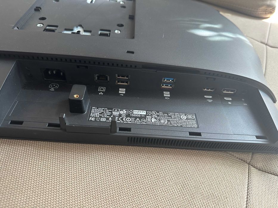 Моноблок DELL Optiplex 3240: 22”, i5-6500, ОЗУ 8Гб, HDD 500Гб