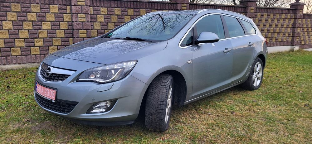 opel Astra j 1.7диз свіжа універсал механіка