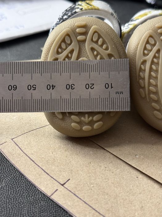 Всесезонне анатомічне взуття для собак 4 шт., антиковзка підошва 5р.