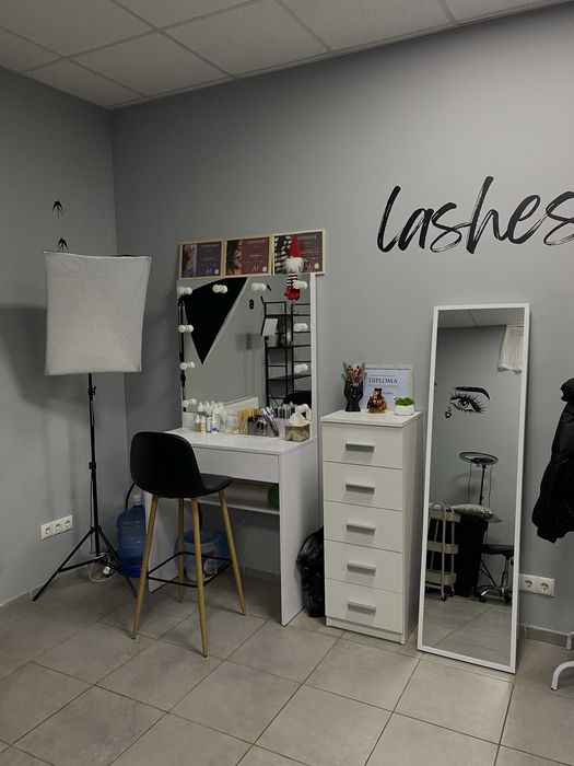 Оренда пів кабінету лешмейкер, ламі, бровист