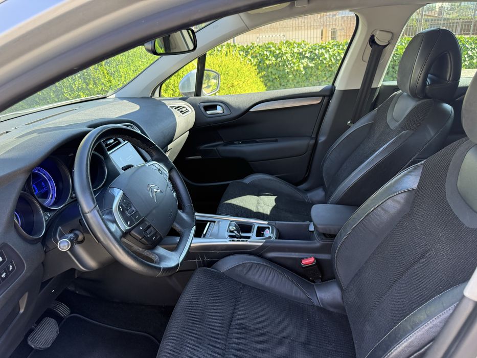 Citroen C4 Ano 2014 Diesel Automatico  tecto panoramico