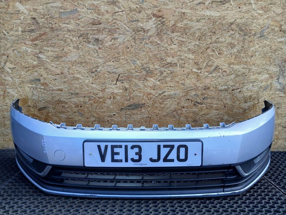 Vw Passat B7 Zderzak Przód La7W Halogeny