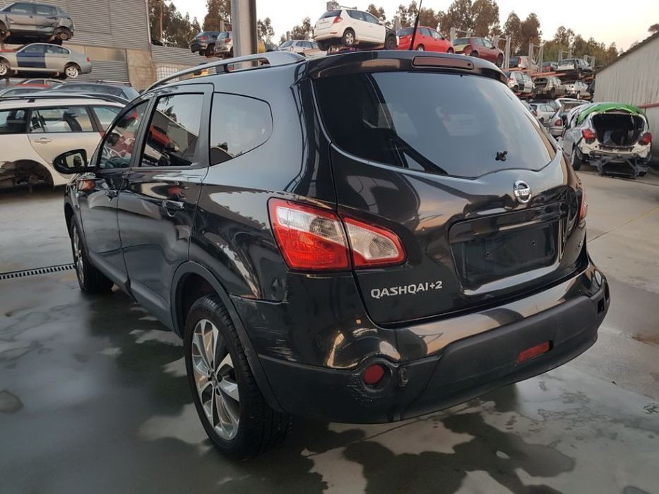 Nissan Qashqai+2 para peças