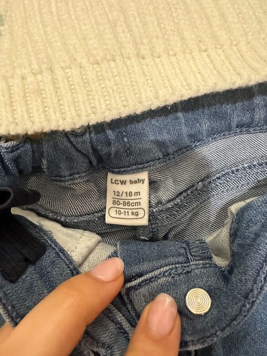 Гарний набір(джинсики, сорочка та без рукавичка)