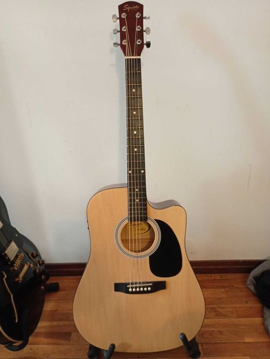 Squire CE 105 Acoustic Guitar