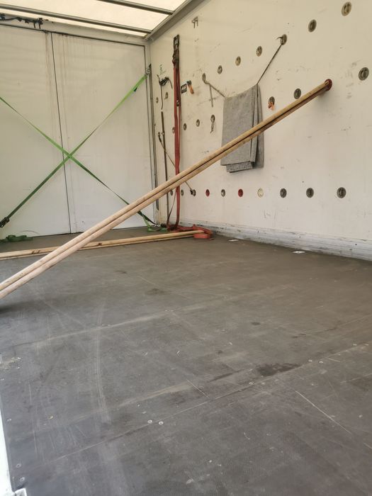 Usługi transportowe towarowe i osobowe