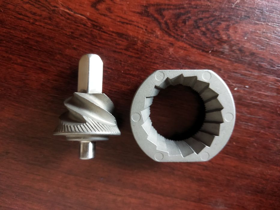 Ножы жернова для профессиональной кофемолки.