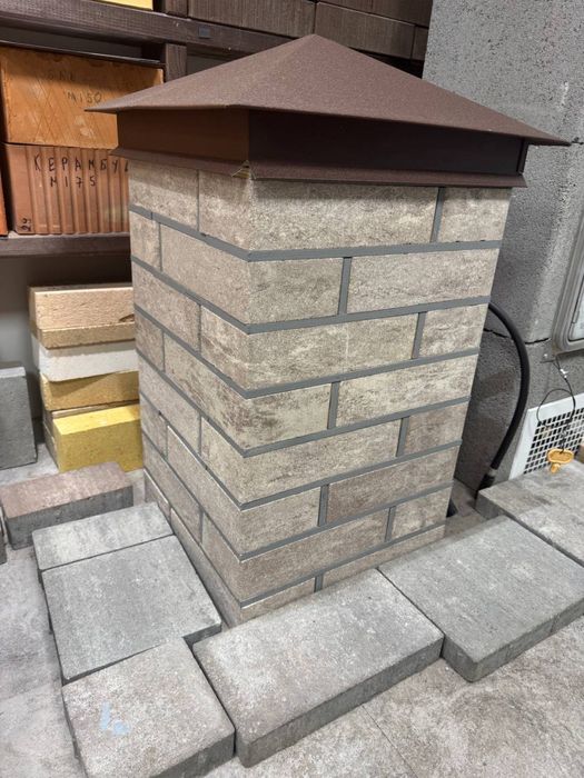 Цегла лицьова гіперпресована гладка та скеля в наявності. Клінкерна.