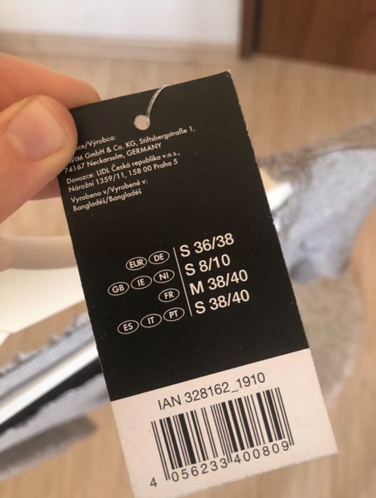 Szara koszulka z długim rękawem