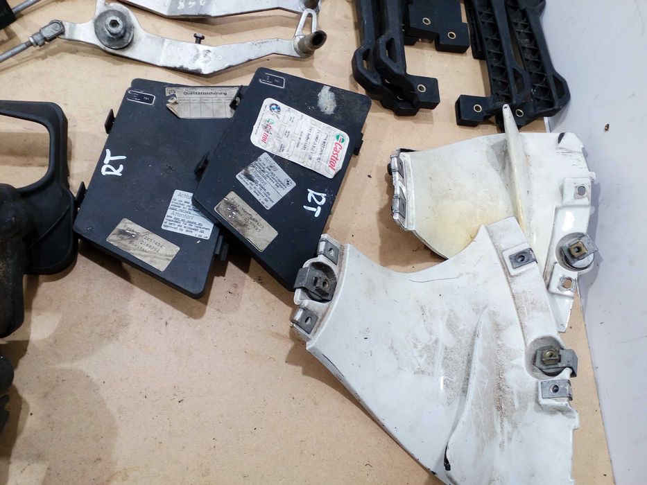BMW R 1150 RT , R 850 rt części  uchwyt mocowanie osłona rączka wypełnienie