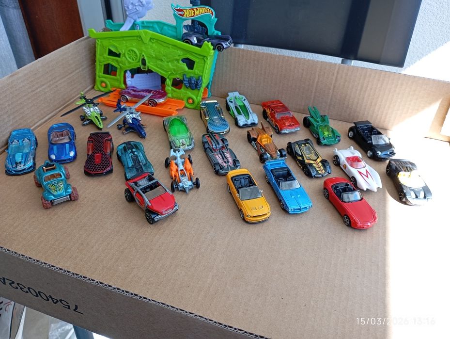 Miniaturas hot weels 145 unidades