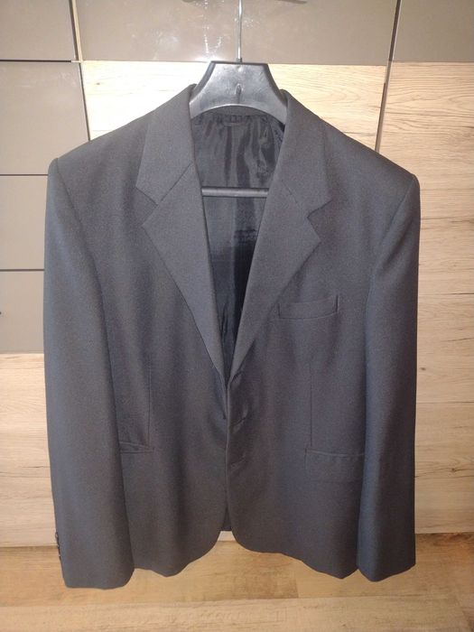 Elegancki czarny garnitur
