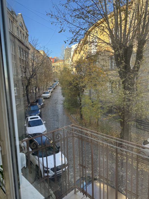 Продаж 3 кім Тарнавського