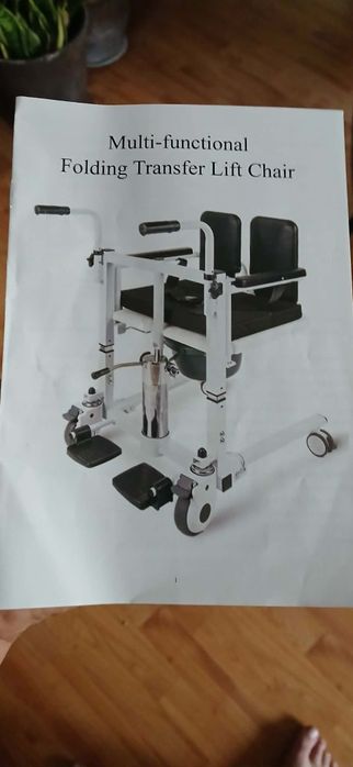 Wielofunkcyjne krzesło transportowe z funkcją toalety
