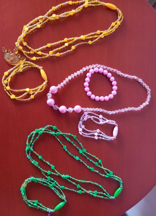Bijuteria (colares, pulseiras e brincos)