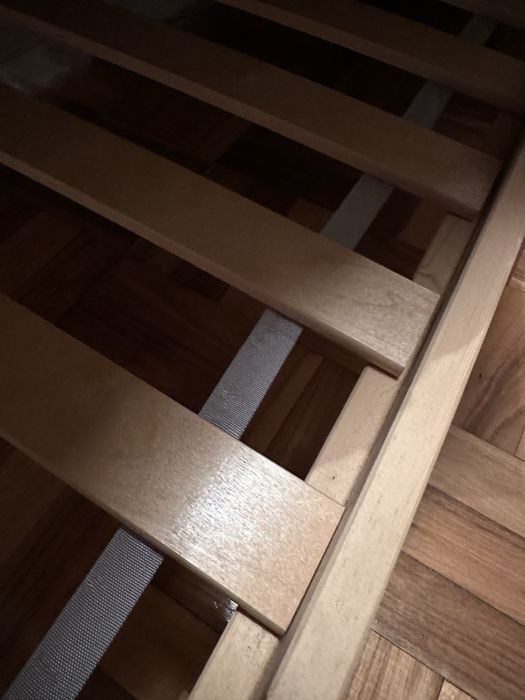 Cama IKEA Neidem com estrado e colchão