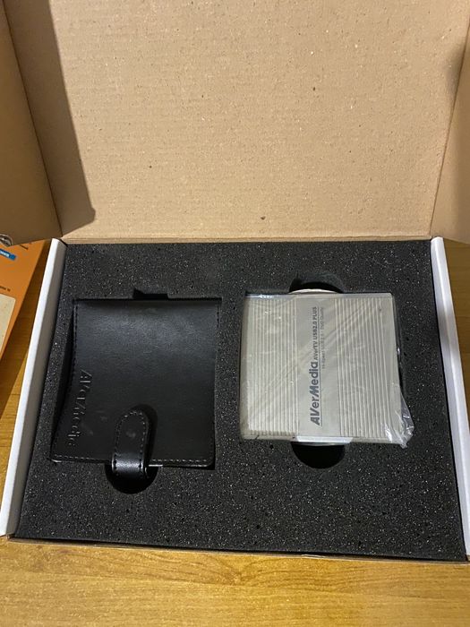 Портативный usb тюнер Avermedia