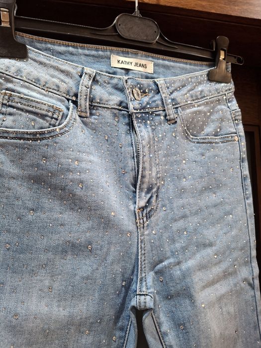 Calça de ganga com brilhantes