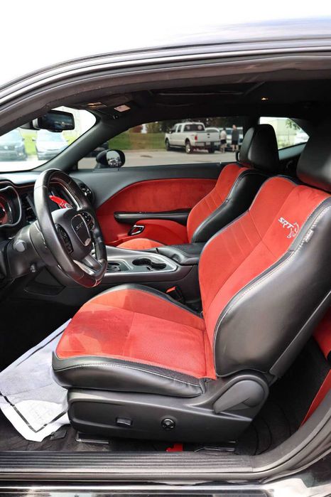 Dodge Challenger SRT Hellcat      2017