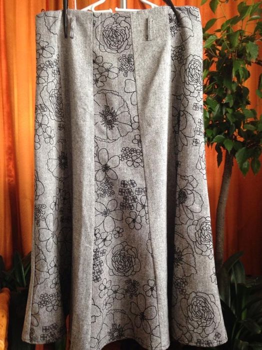 Ciekawa spódnica w rozm. 2XL