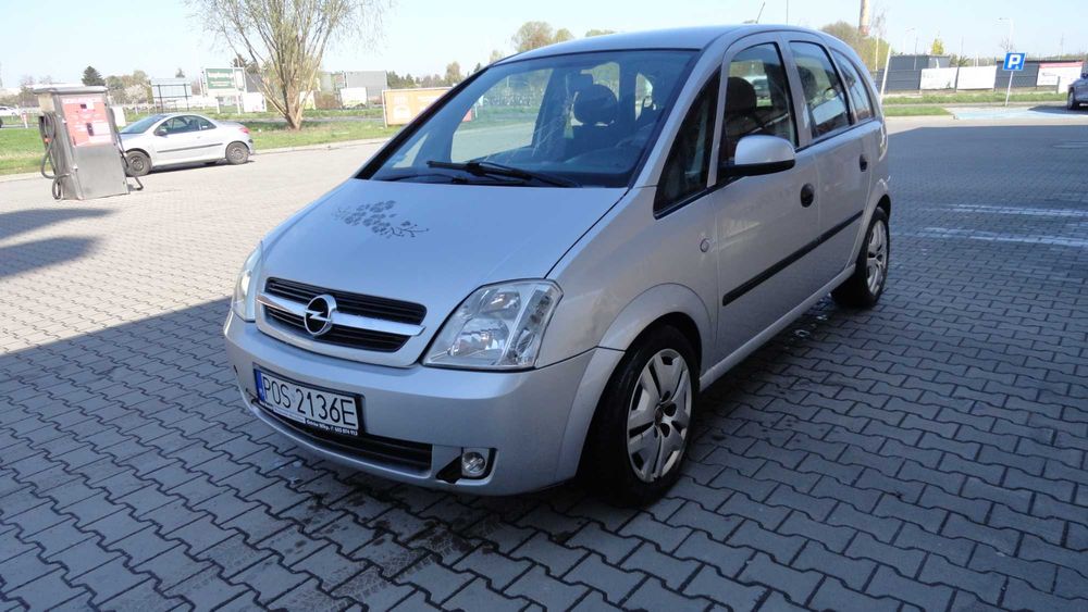 Błotnik Prawy Opel Meriva A Kolor srebrny Kod koloru Z157 Demontaż