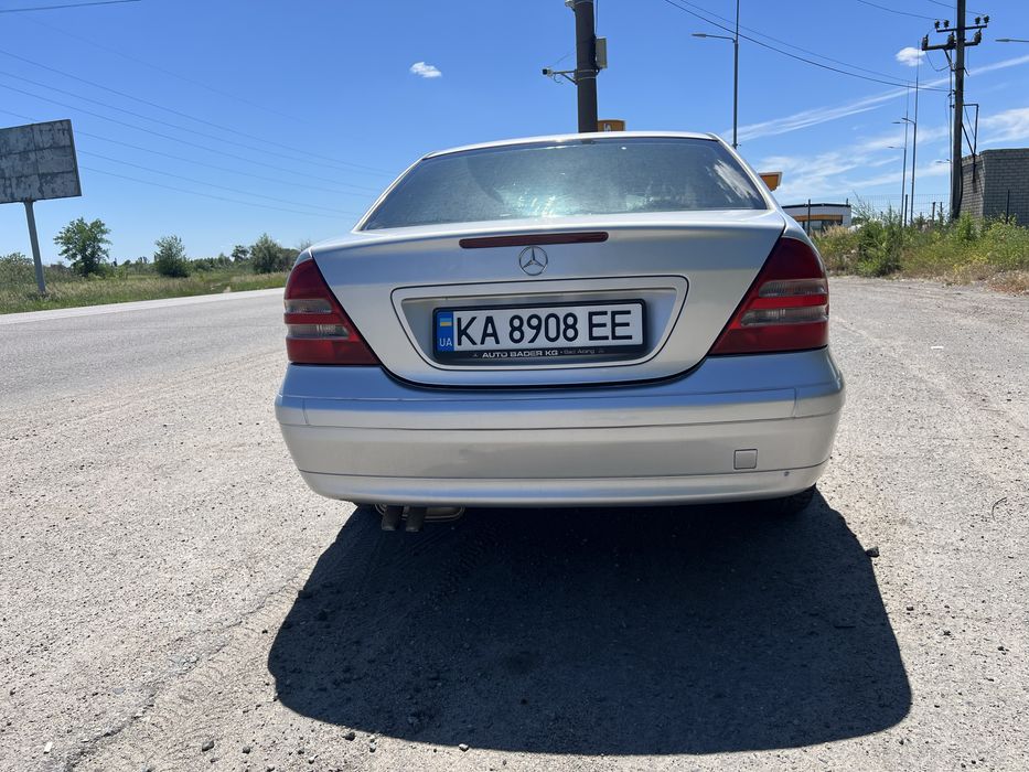 Mercedes Benz C180