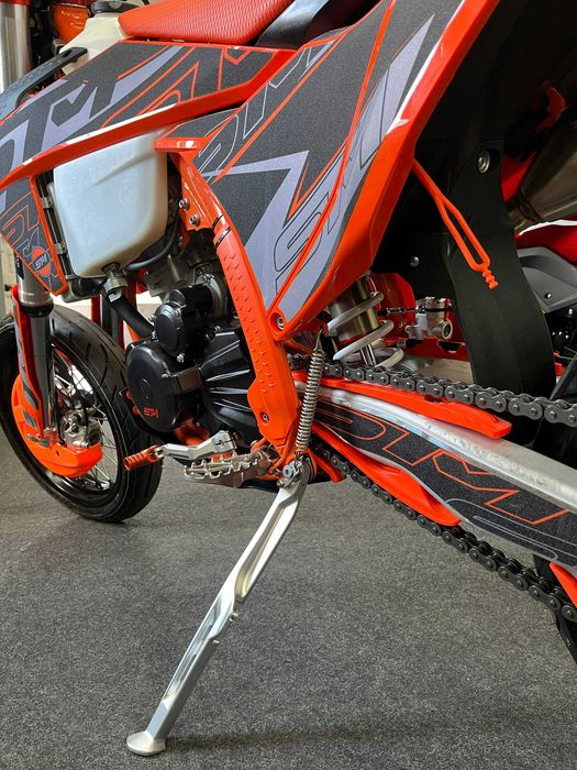 Мотоцикл STN V8 Motard В НАЯВНОСТІ !!!
