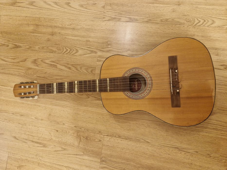 Gitara defil akustyczna