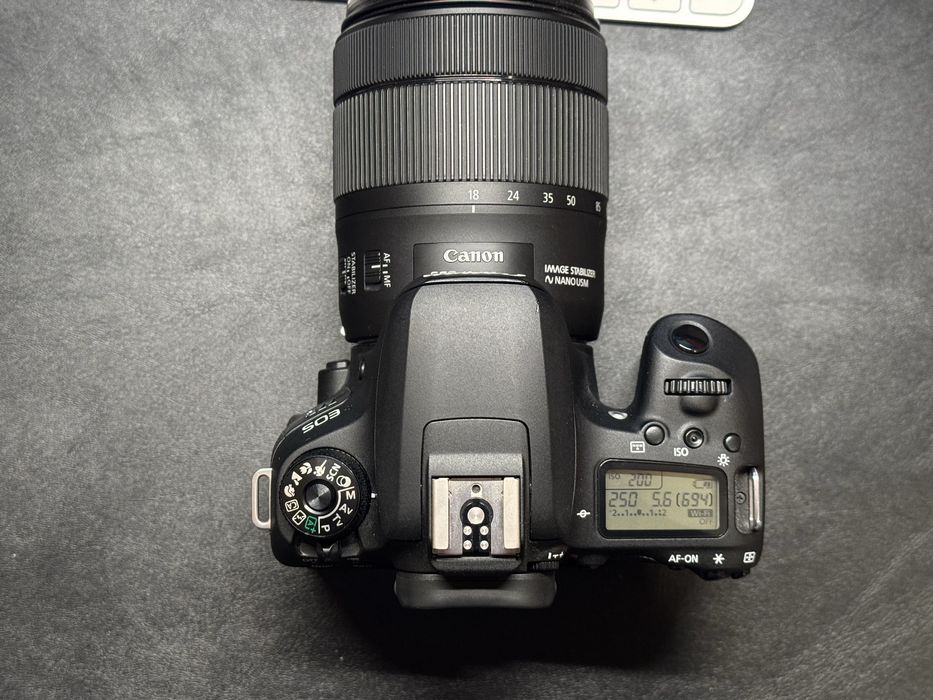 Lustrzanka Canon EOS 77d + obiektyw Canon EF-S 18-135mm