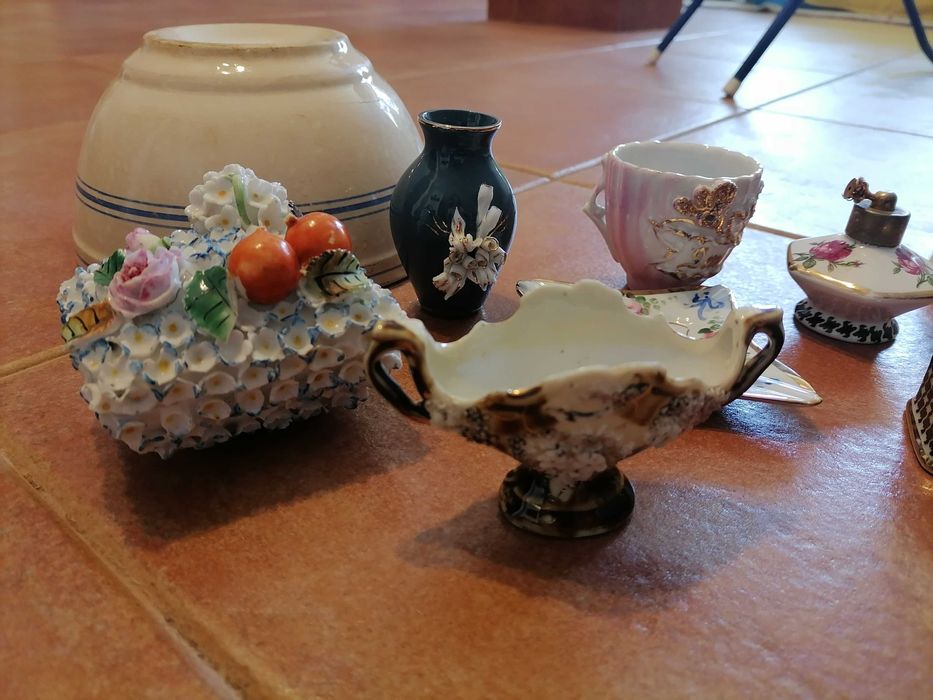 Objetos decorativos Porcelana e fiança