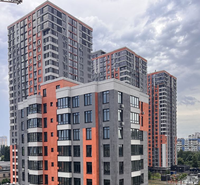 Продаж 2к квартири  68м2 ЖК Бережанський Оболонь Автозаводська, 72б