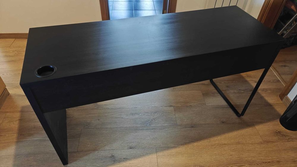 Secretária IKEA MICKE preta 142x50