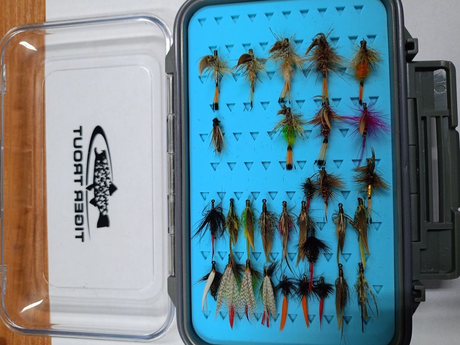 Zestaw muszek(nimfki,suche,mokre)