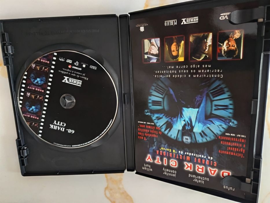 DVD dark city.   .
