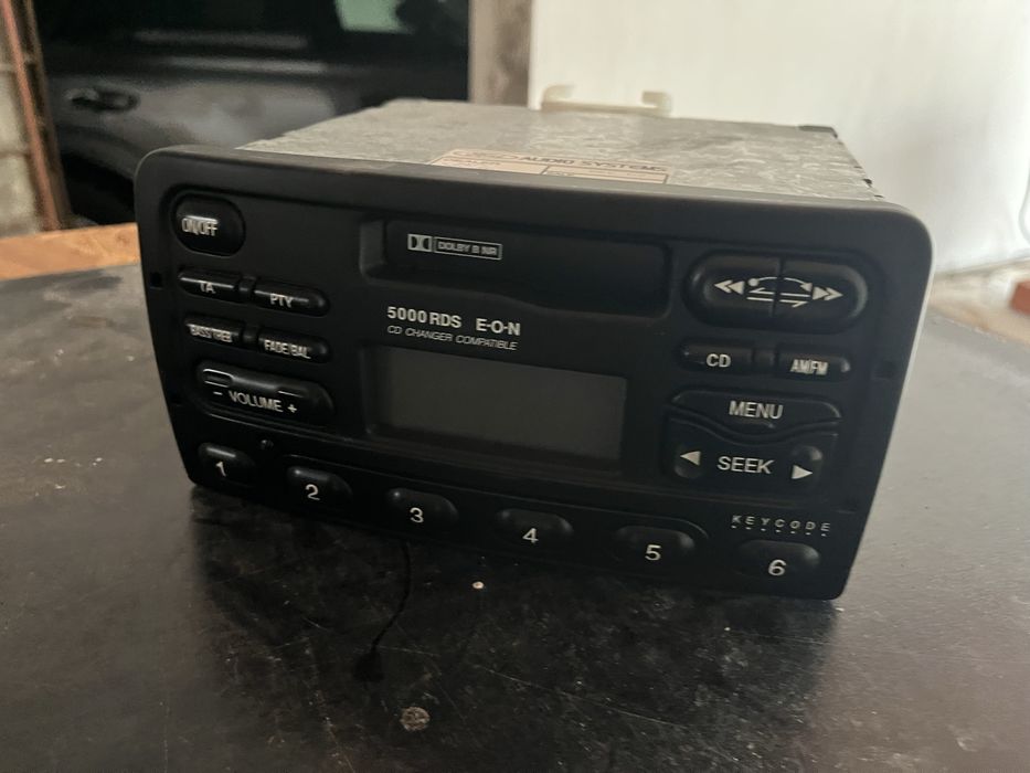Auto rádio Ford Fiesta (1998)_novo