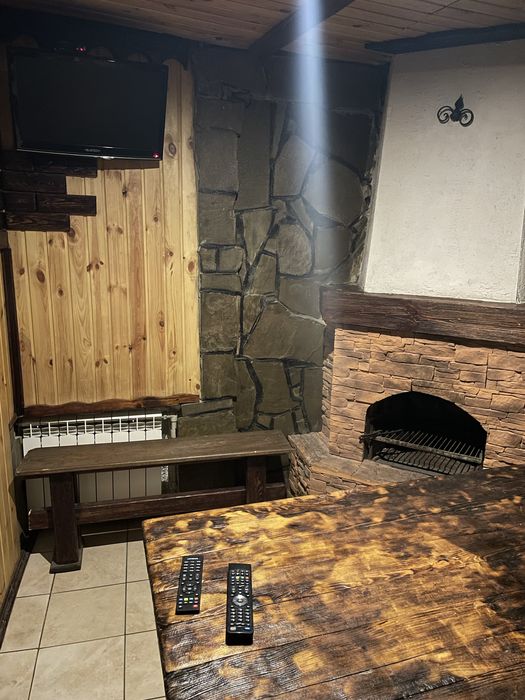 Будинок на Новий рік( 5-6 сімей 12-14 чол) з банею і банкеткою