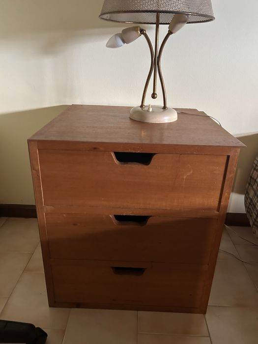 Mesinha de cabeceira