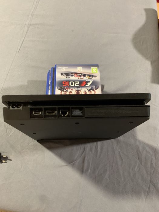 Playstation 4 + comando