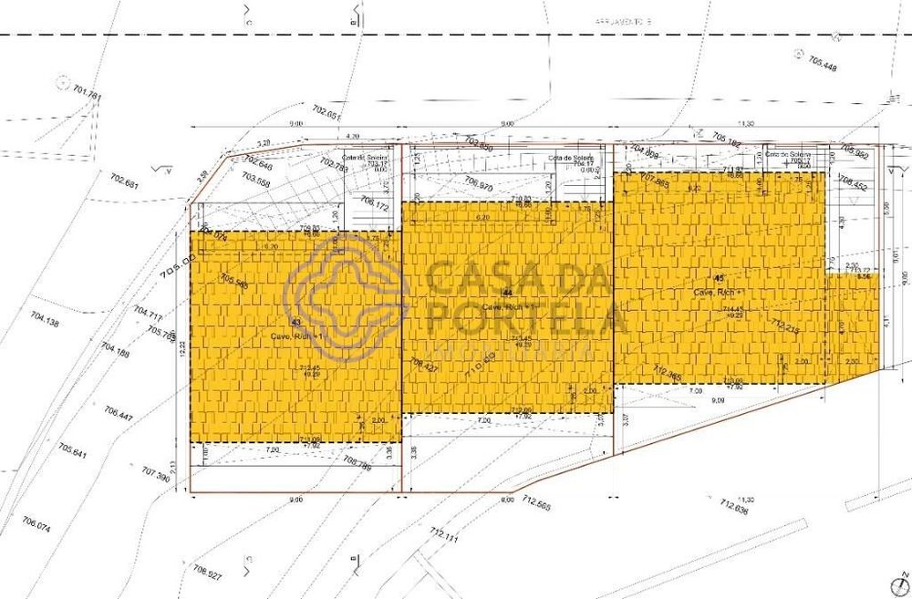 Terreno com projecto de arquitectura aprovado do tipo V3 localizado em