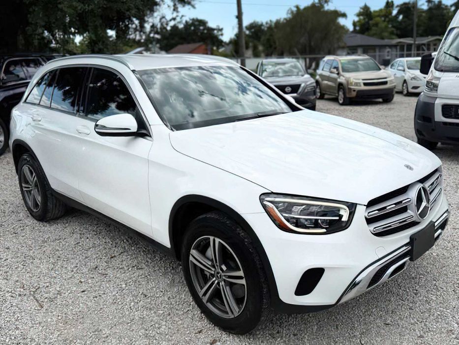 Mercedes-Benz GLC 300      2020