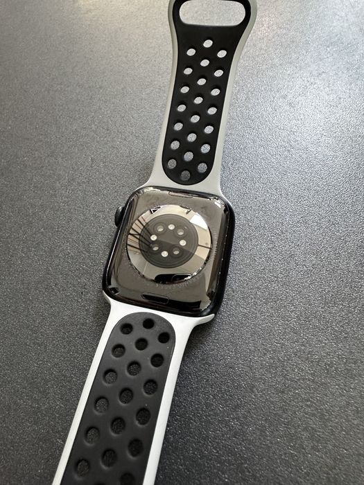 Apple Watch S 7 45 mm Nike