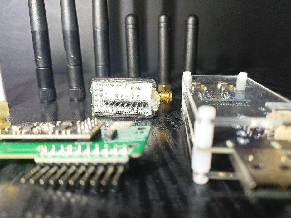 Zestaw modułów RF do Flipper Zero CC1101, NRF24 oraz EvilCrow RF V2