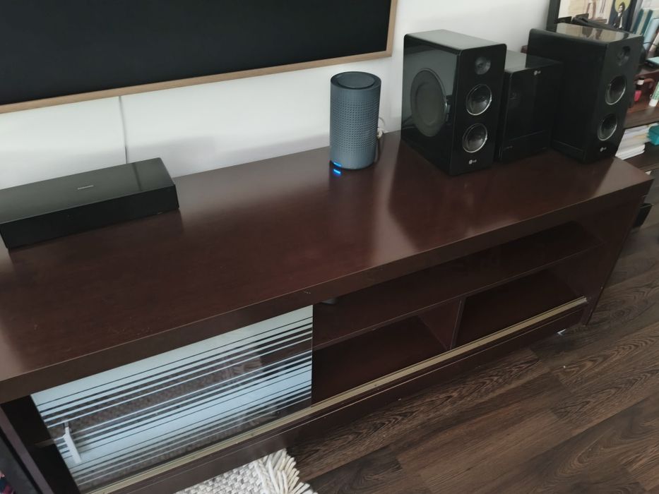 Móvel TV  - 150cm, com 50cm de largura e 56 altura