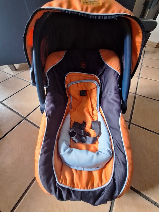 Carrinho de bebe usado
