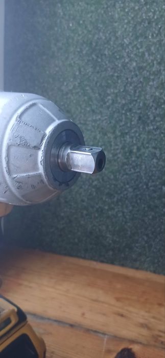 Інструмент від  DeWalt DCF 899 (CША)20v