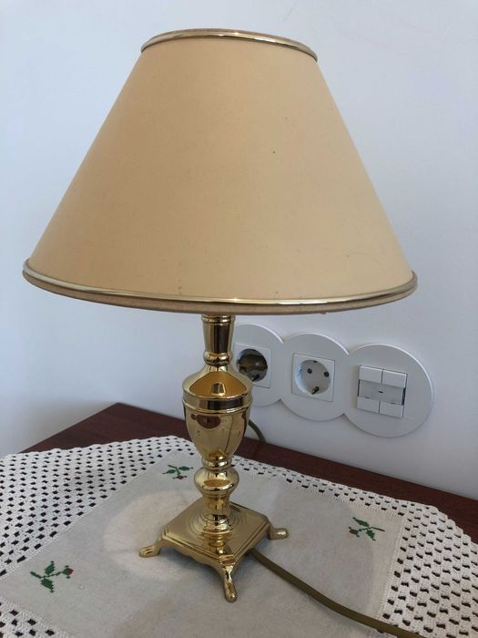 Candeeiros de mesa cabeceira em latão