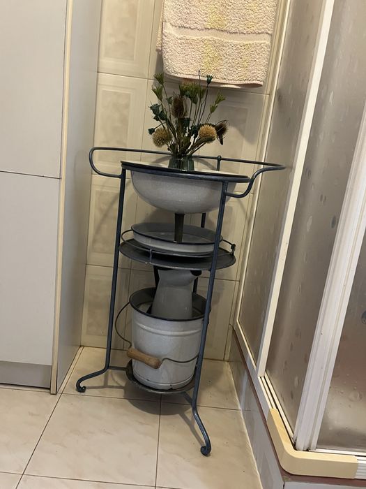 Lavatorio em ferro antigo